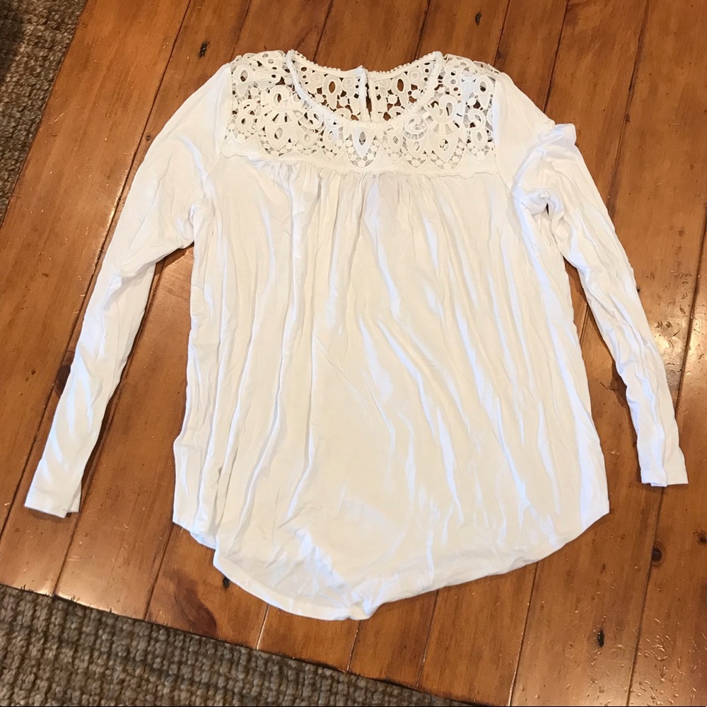 Philosophy White crochet lace top keyhole back